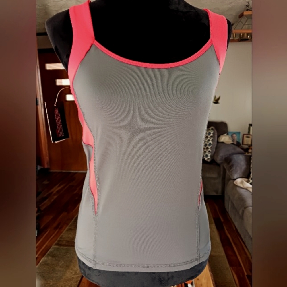 Inmotion by new york and company size small